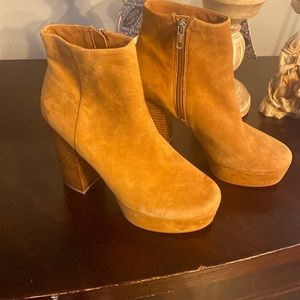 Steve Madden platform boots